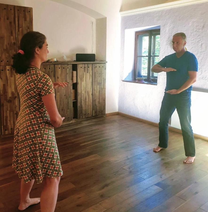 Tauglerei Appartement Enzian In Den Zauberbergen Sankt Koloman Екстер'єр фото